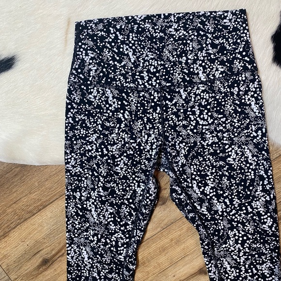 Lululemon Align Crop black and white speckled pattern leggings - Picture 4 of 8